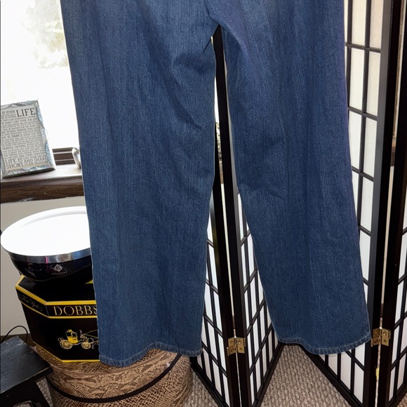 Universal Thread Blue Flare & Wide Leg Jeans - Picture 5 of 6